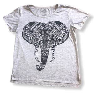 Wellworn Los Angeles Elephant pocket tee